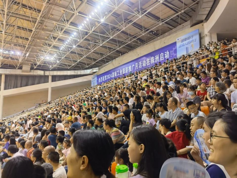 Karsa迎来五赛季出色发挥，老鹰观众热烈欢呼！